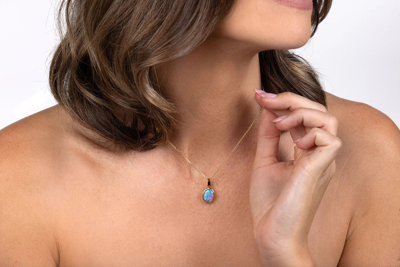Tatiana — 18kt Yellow Gold 2.58 ct Crystal Opal Pendant - Image 5